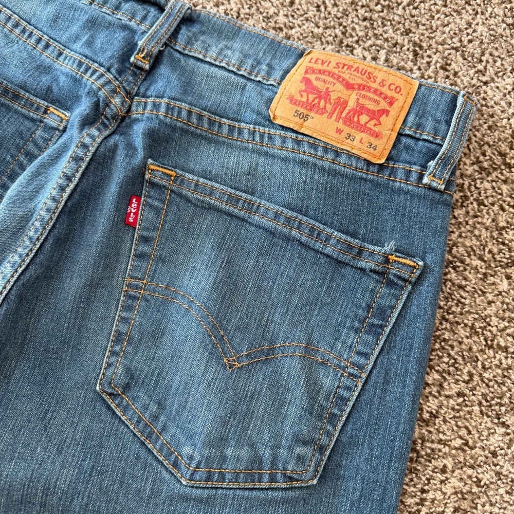 Levi's 505 Jeans Men 33x34 Tag Blue Medium Wash Regular Fit Denim Whiskered